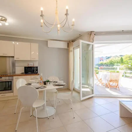 Apartment Les Rivages De L'esterel By Interhome *
