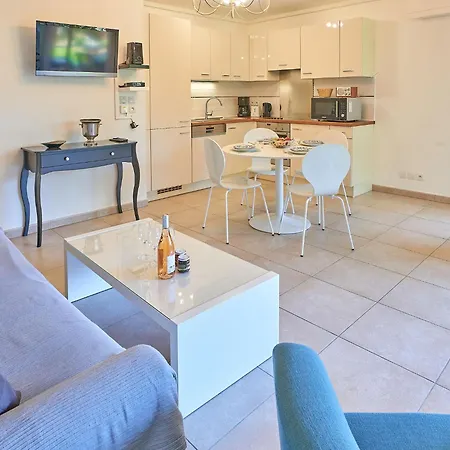 Apartment Les Rivages De L'esterel By Interhome